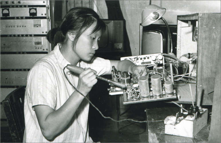 1970年,中國誕生第一臺彩色電視機,數年之后,長虹才開始電視機的研制