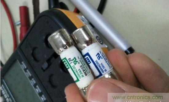 拆萬用表中的的&ldquo;蘋果&rdquo; Fluke 287