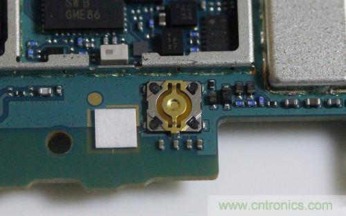 拆解4G新機索尼M35t：用料十足，易于維修