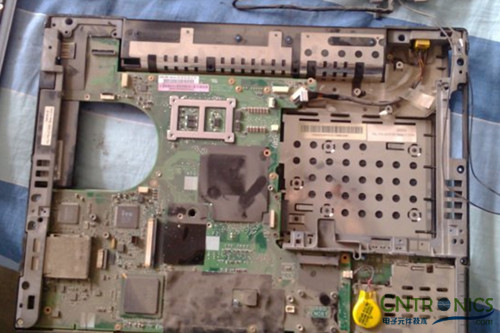 創意DIY：將筆記本大卸八塊做成臺式機！