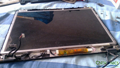 創意DIY：將筆記本大卸八塊做成臺式機！