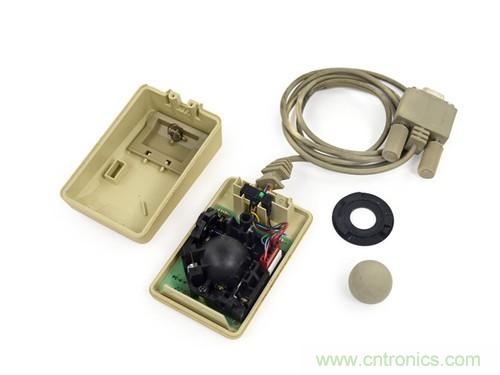 拆！古董級(jí)Macintosh 128K電腦