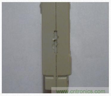 圖2：機身側面的狹縫。