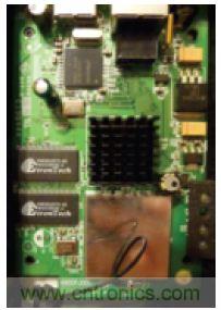 圖2：WPS54G打印服務器電路板正面。