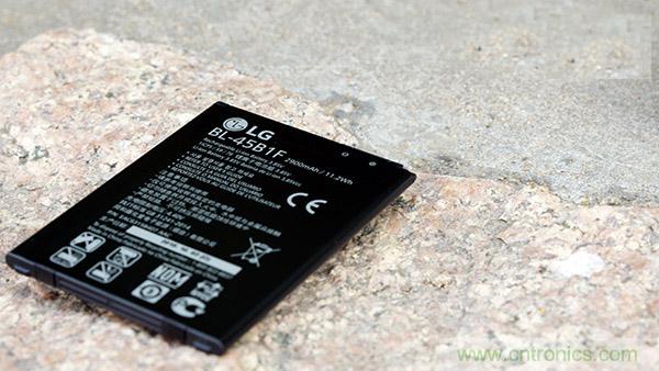 業界良心 LG V10 評測:剛毅、冷峻，不失人性化