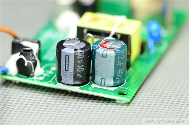 航嘉智能插線板拆解評測：看老牌機電如何&rdquo;秒殺&ldquo;后起之秀