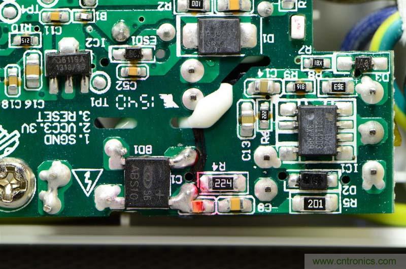 航嘉智能插線板拆解評測：看老牌機電如何&rdquo;秒殺&ldquo;后起之秀