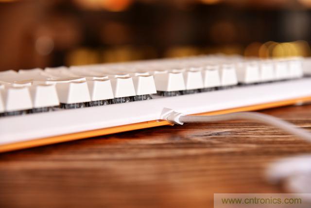 左手寫愛，右手寫他&mdash;&mdash;從此鍵盤鼠標不分家！