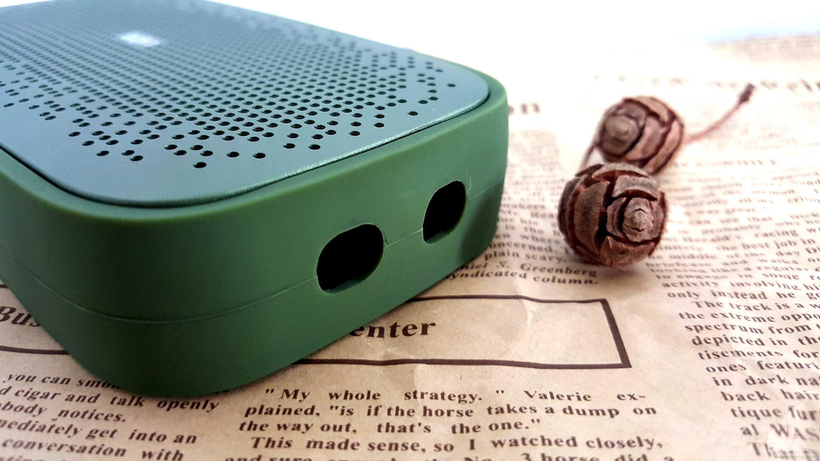 搞怪&ldquo;美人魚&rdquo;盡享靈克藍(lán)牙音箱的天籟之音！