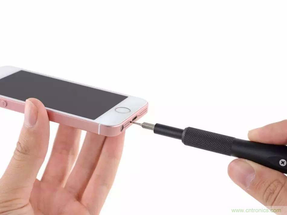 有什么地方?jīng)]有變？iPhone SE真機(jī)拆解